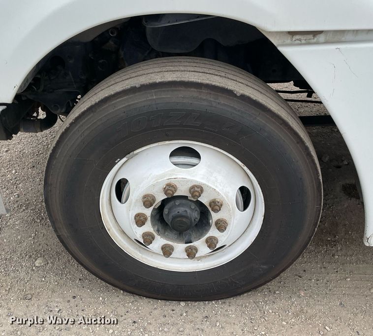 image for item NY9872 2008 Freightliner Columbia 120  semi truck