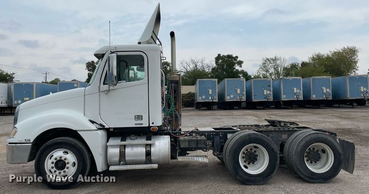 image for item NY9873 2008 Freightliner Columbia 120  semi truck