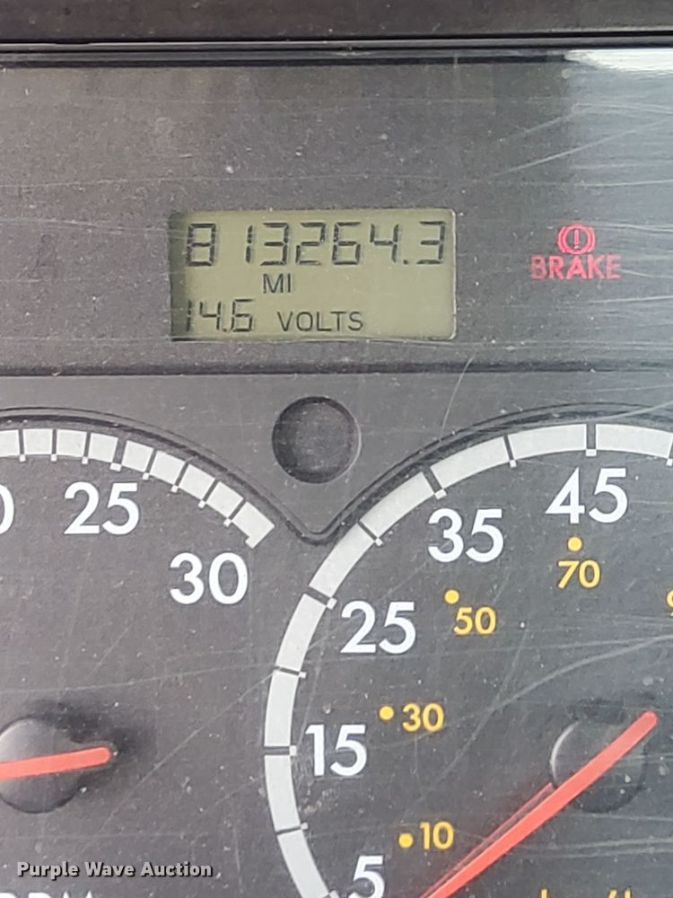 image for item NY9873 2008 Freightliner Columbia 120  semi truck