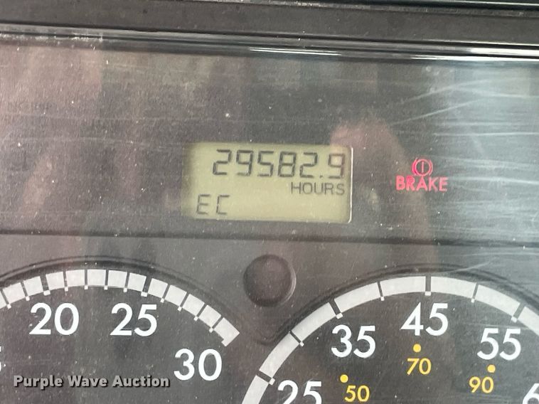 image for item NY9873 2008 Freightliner Columbia 120  semi truck