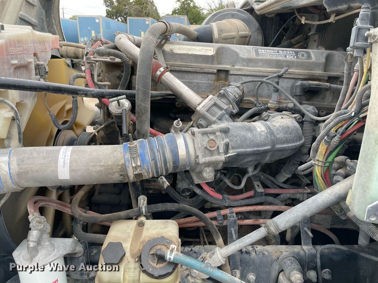 image for item NY9873 2008 Freightliner Columbia 120  semi truck