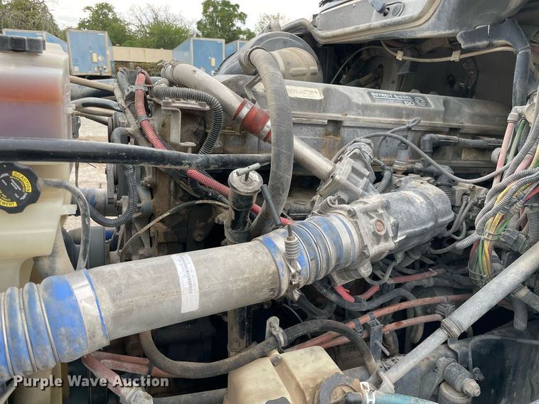 image for item NY9873 2008 Freightliner Columbia 120  semi truck