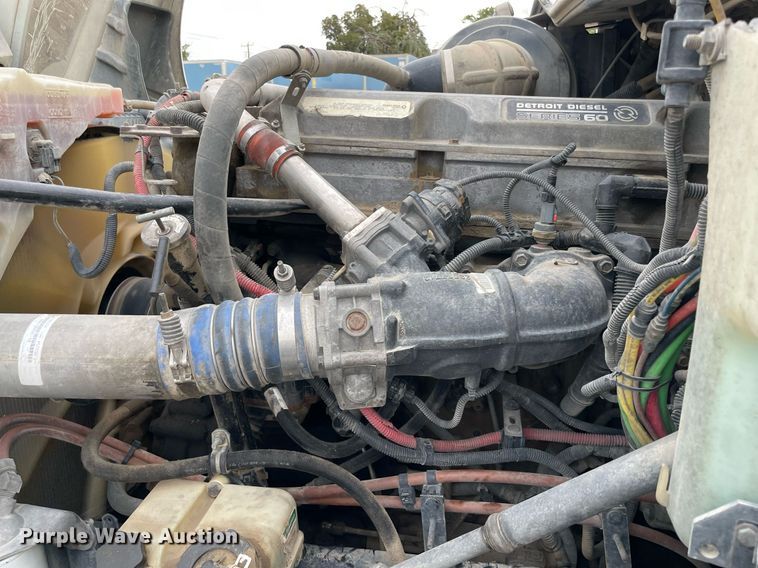 image for item NY9873 2008 Freightliner Columbia 120  semi truck