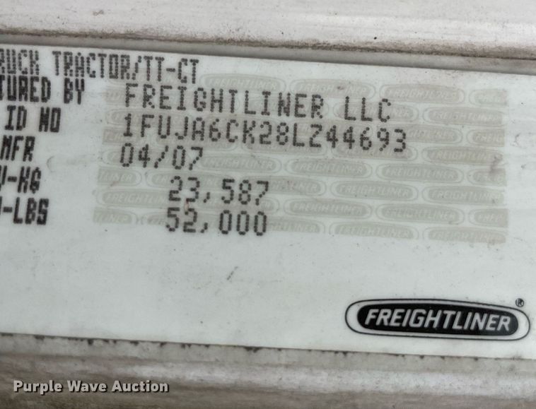 image for item NY9873 2008 Freightliner Columbia 120  semi truck
