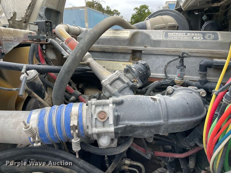 image for item NY9874 2008 Freightliner Columbia 120  semi truck