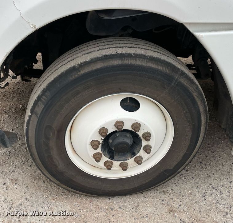 image for item NY9874 2008 Freightliner Columbia 120  semi truck