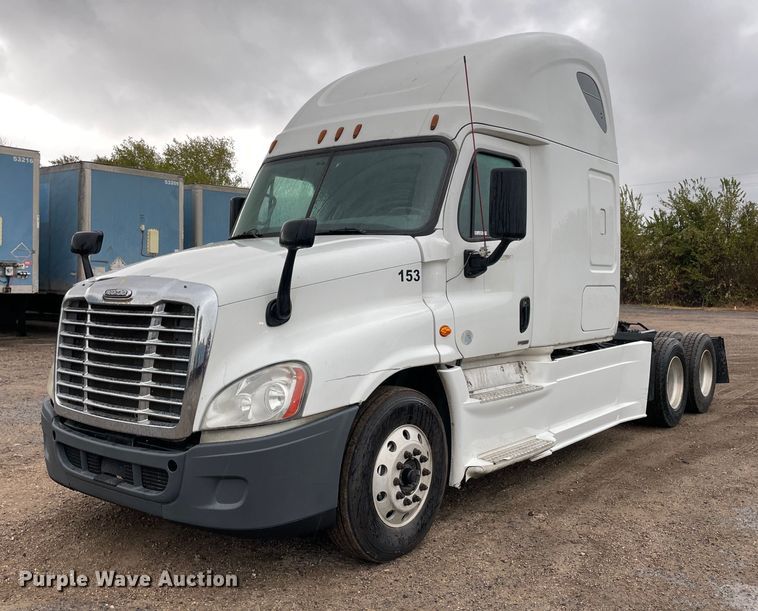 image for item NY9875 2016 Freightliner Cascadia 125  semi truck