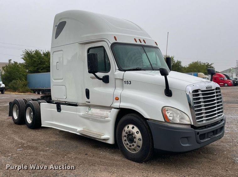 image for item NY9875 2016 Freightliner Cascadia 125  semi truck