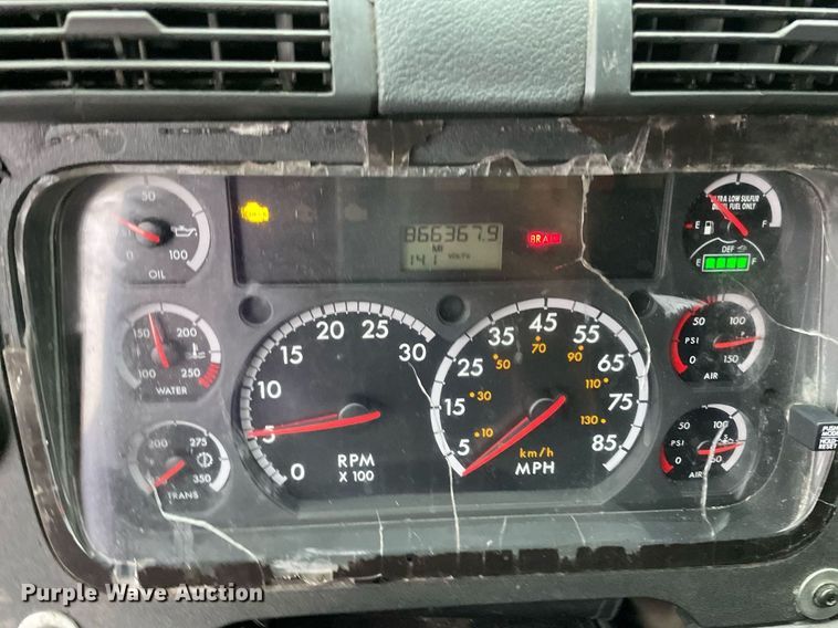 image for item NY9875 2016 Freightliner Cascadia 125  semi truck