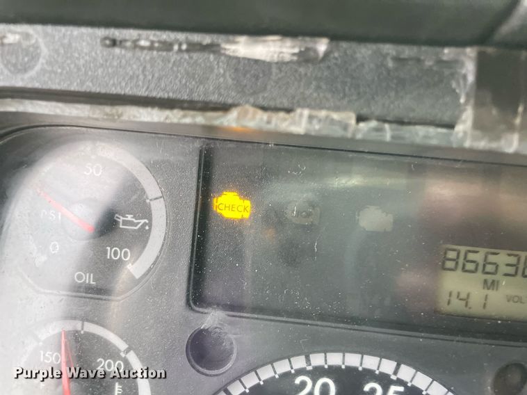 image for item NY9875 2016 Freightliner Cascadia 125  semi truck