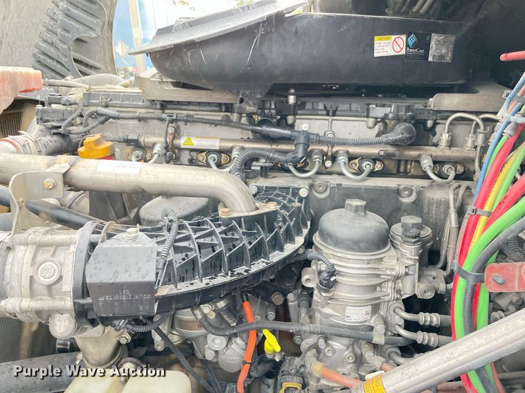 image for item NY9875 2016 Freightliner Cascadia 125  semi truck