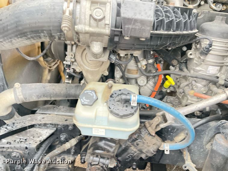 image for item NY9875 2016 Freightliner Cascadia 125  semi truck