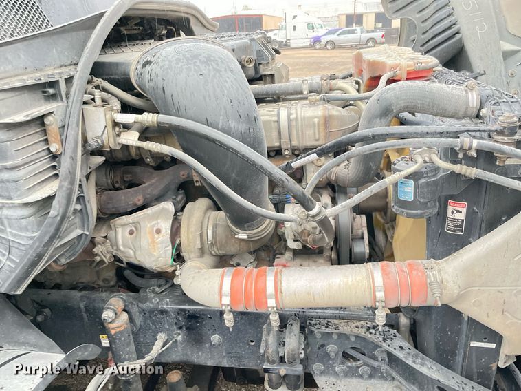 image for item NY9875 2016 Freightliner Cascadia 125  semi truck