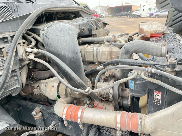 image for item NY9875 2016 Freightliner Cascadia 125  semi truck