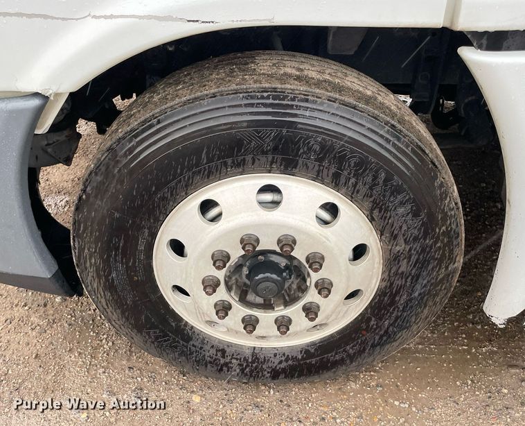 image for item NY9875 2016 Freightliner Cascadia 125  semi truck