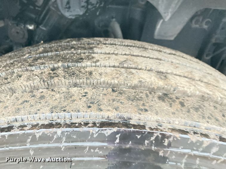 image for item NY9875 2016 Freightliner Cascadia 125  semi truck