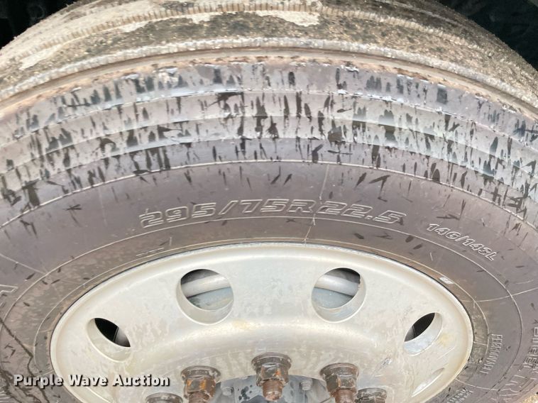 image for item NY9875 2016 Freightliner Cascadia 125  semi truck