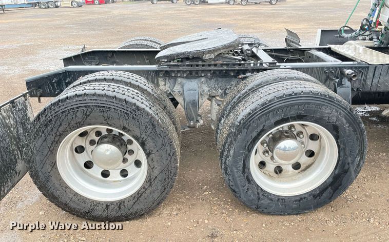 image for item NY9875 2016 Freightliner Cascadia 125  semi truck