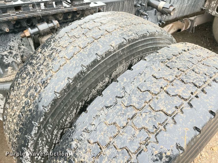 image for item NY9875 2016 Freightliner Cascadia 125  semi truck