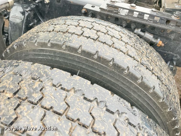 image for item NY9875 2016 Freightliner Cascadia 125  semi truck