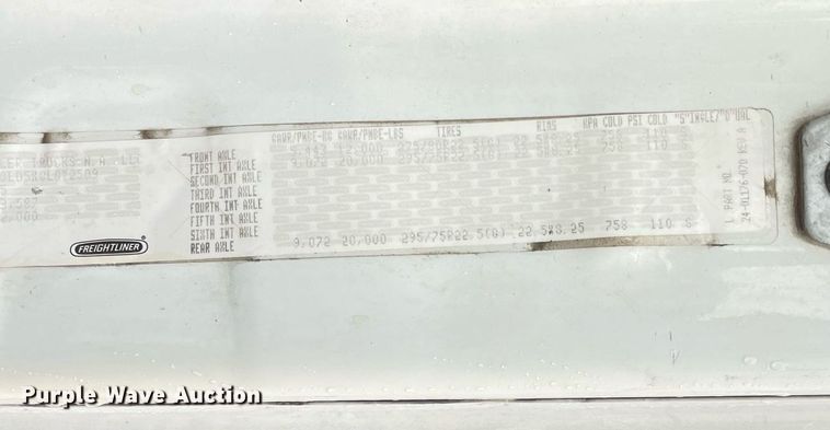 image for item NY9875 2016 Freightliner Cascadia 125  semi truck