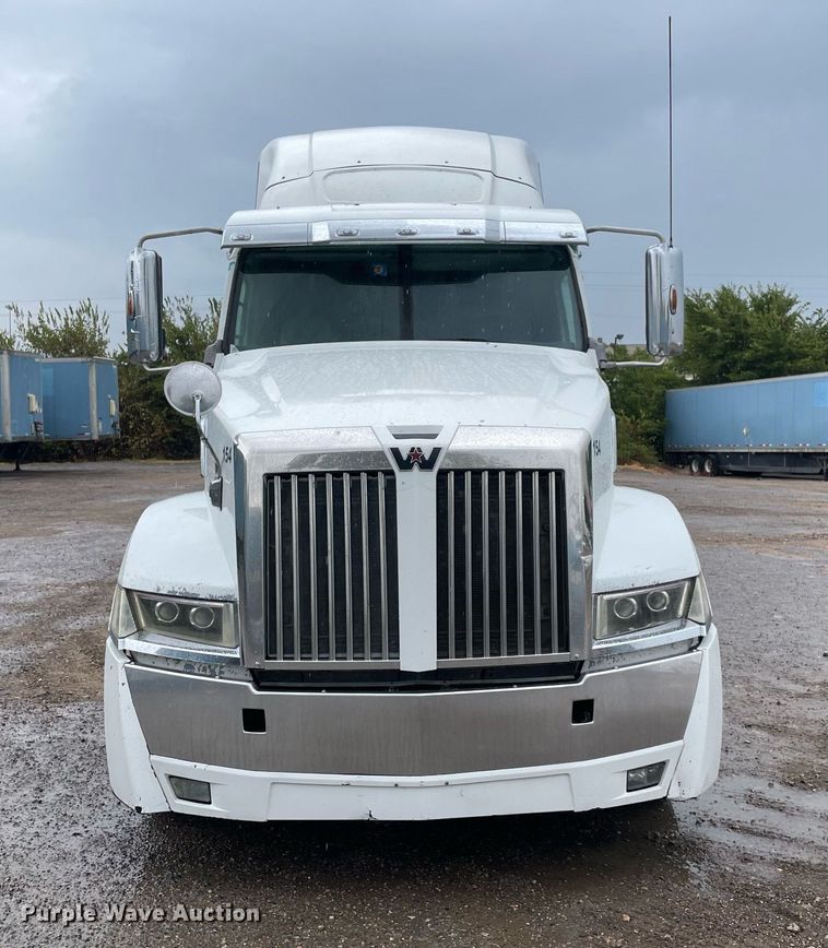 image for item NY9876 2016 Western Star 5700XE  semi truck