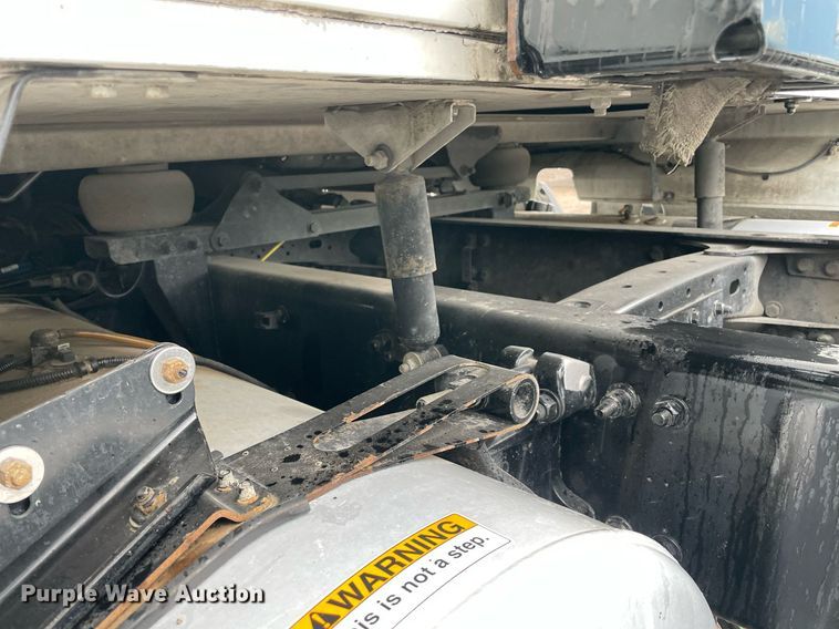 image for item NY9876 2016 Western Star 5700XE  semi truck