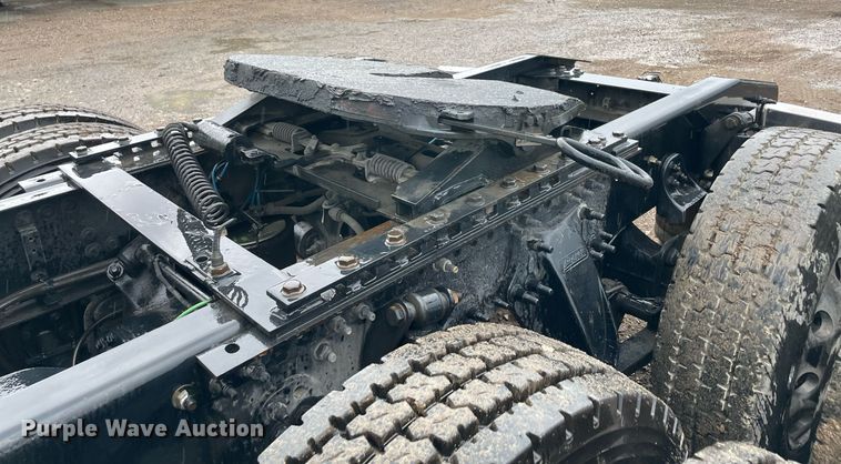 image for item NY9876 2016 Western Star 5700XE  semi truck