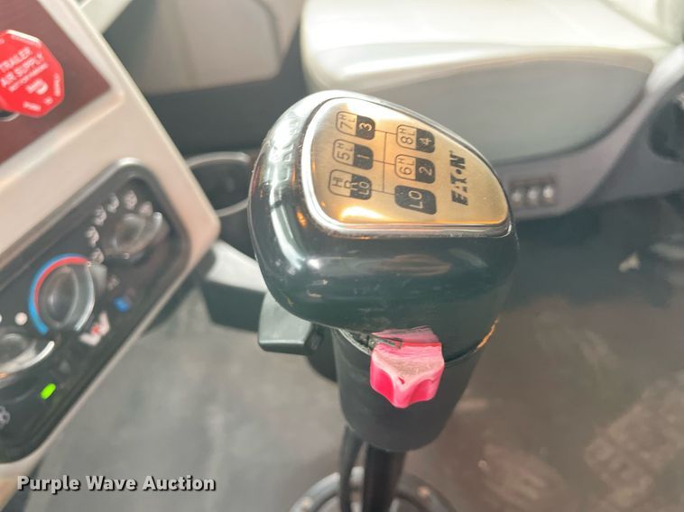 image for item NY9876 2016 Western Star 5700XE  semi truck