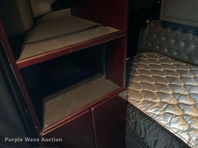 image for item NY9876 2016 Western Star 5700XE  semi truck