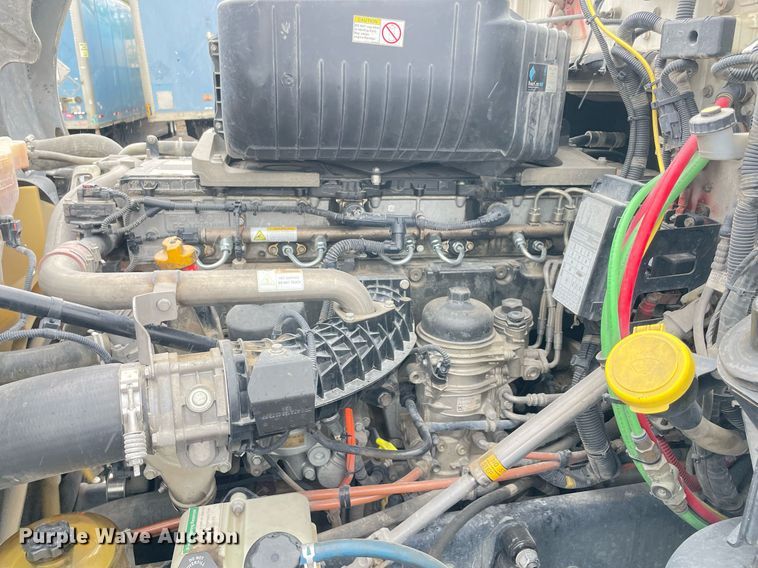 image for item NY9876 2016 Western Star 5700XE  semi truck