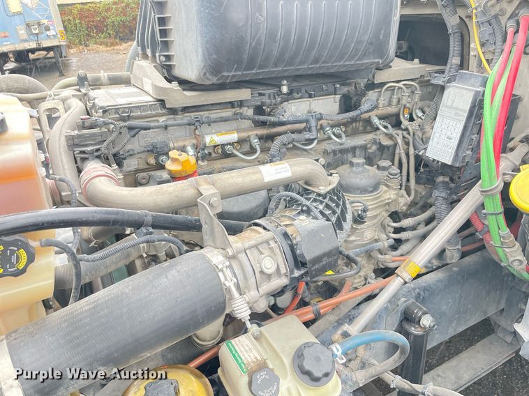 image for item NY9876 2016 Western Star 5700XE  semi truck