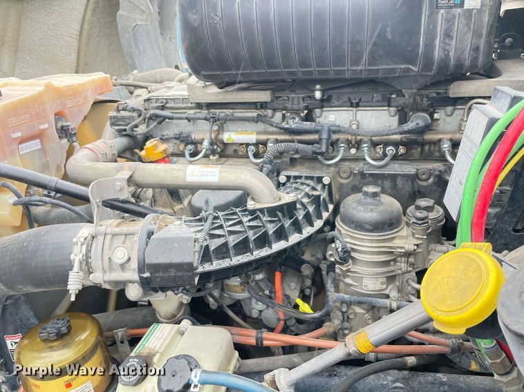 image for item NY9876 2016 Western Star 5700XE  semi truck