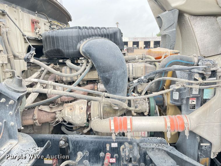 image for item NY9876 2016 Western Star 5700XE  semi truck