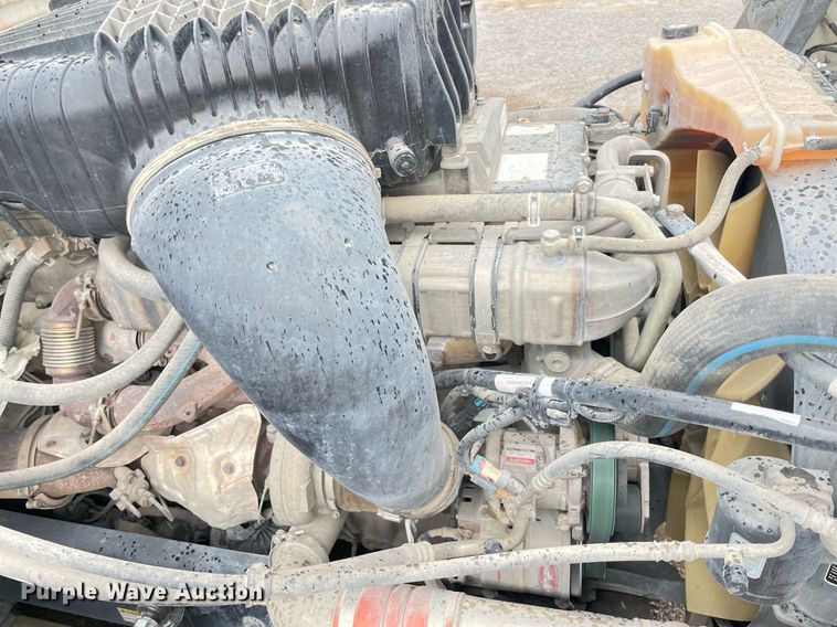 image for item NY9876 2016 Western Star 5700XE  semi truck