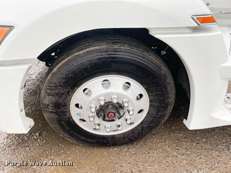 image for item NY9876 2016 Western Star 5700XE  semi truck