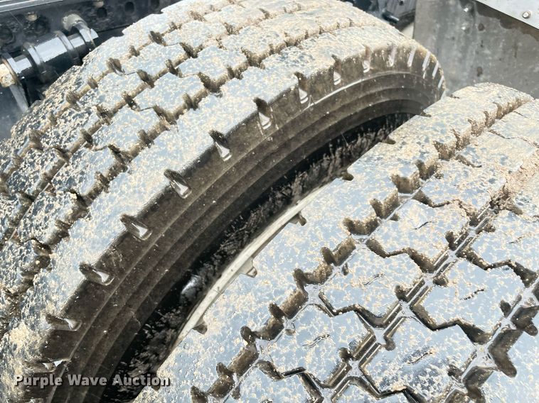 image for item NY9876 2016 Western Star 5700XE  semi truck