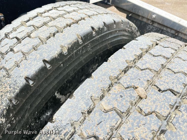 image for item NY9876 2016 Western Star 5700XE  semi truck