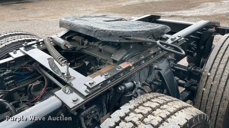 image for item NY9877 2018 Freightliner Cascadia 125  semi truck