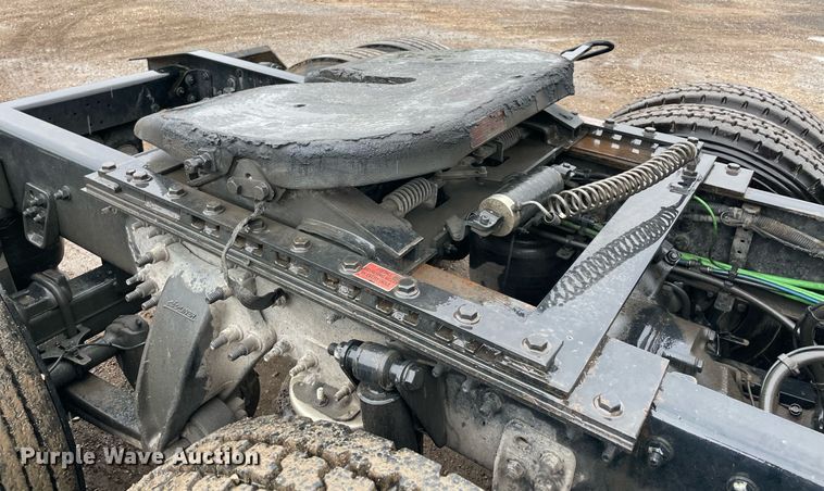 image for item NY9877 2018 Freightliner Cascadia 125  semi truck