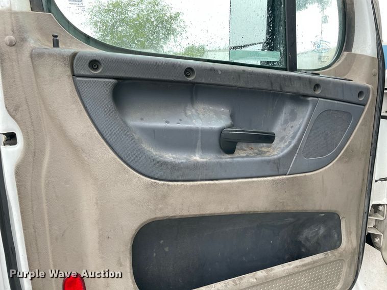 image for item NY9877 2018 Freightliner Cascadia 125  semi truck