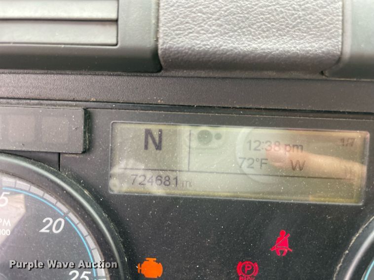 image for item NY9877 2018 Freightliner Cascadia 125  semi truck