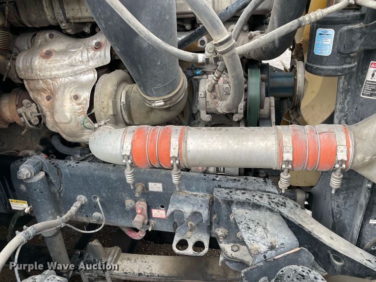 image for item NY9877 2018 Freightliner Cascadia 125  semi truck