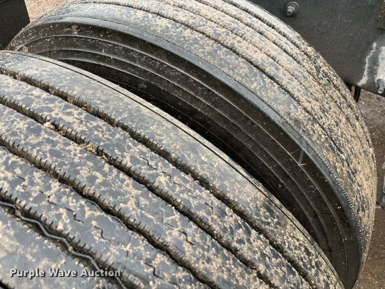 image for item NY9877 2018 Freightliner Cascadia 125  semi truck