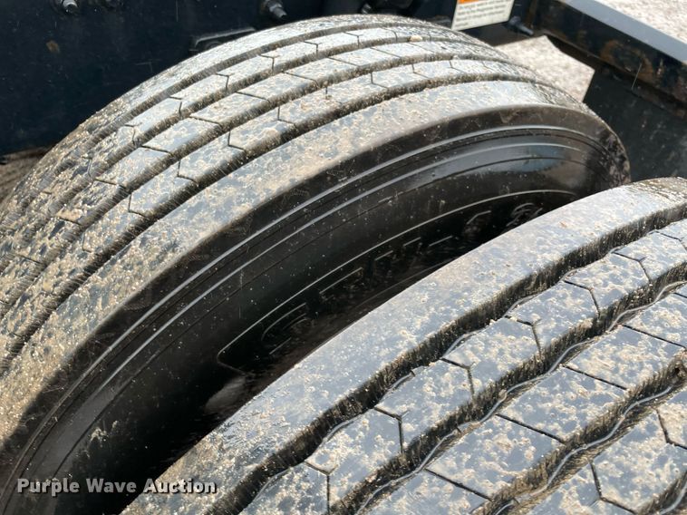 image for item NY9877 2018 Freightliner Cascadia 125  semi truck