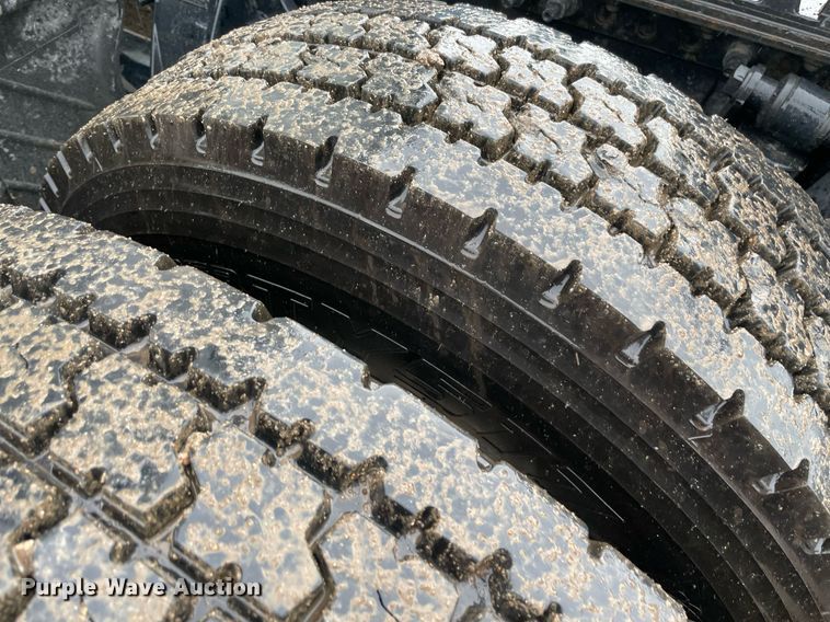 image for item NY9877 2018 Freightliner Cascadia 125  semi truck