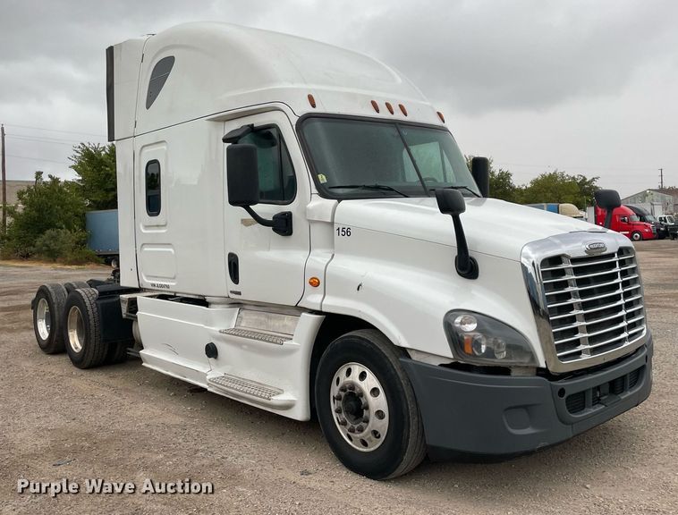 image for item NY9878 2018 Freightliner Cascadia 125  semi truck