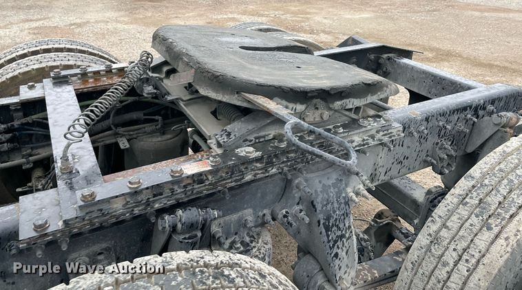 image for item NY9878 2018 Freightliner Cascadia 125  semi truck