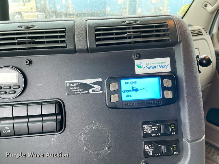 image for item NY9878 2018 Freightliner Cascadia 125  semi truck