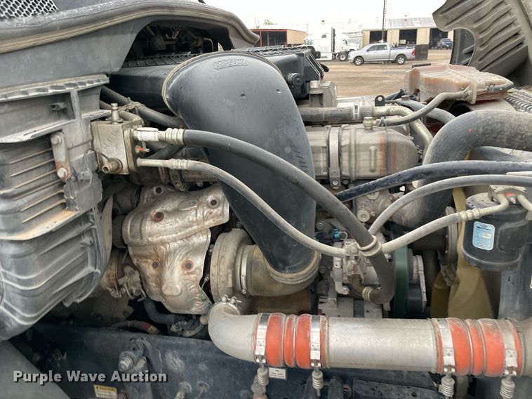 image for item NY9878 2018 Freightliner Cascadia 125  semi truck